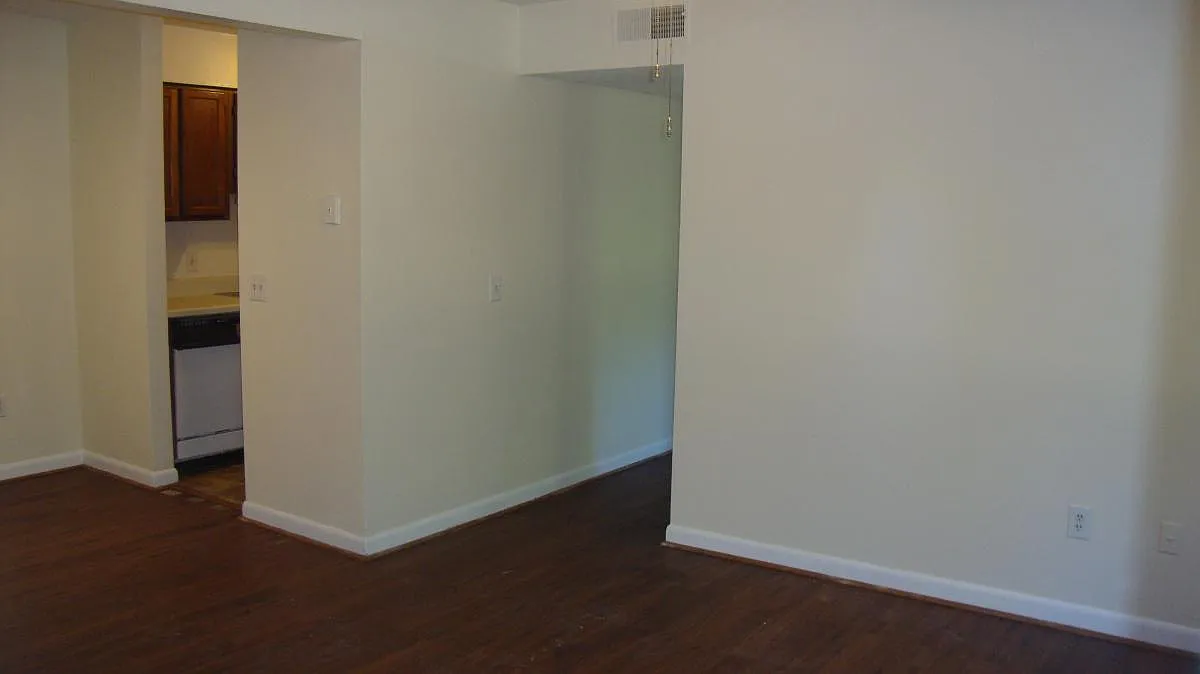 802 Central Drive — Photo 4