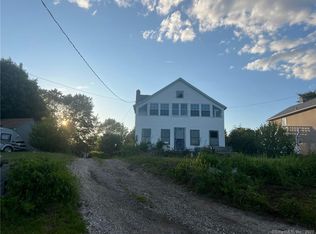 17 Ferry Rd, Old Saybrook, CT 06475