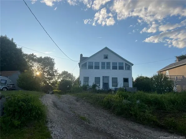 17 Ferry Road, Old Saybrook, CT 06475