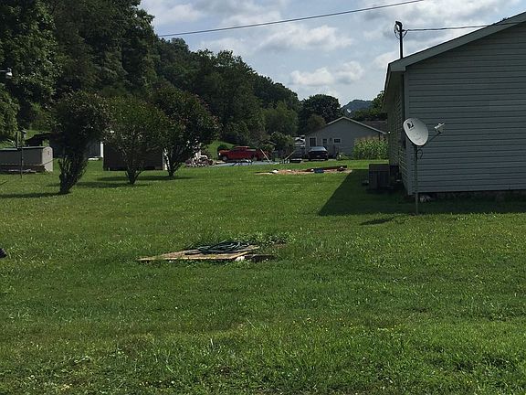 Large FLAT yard!