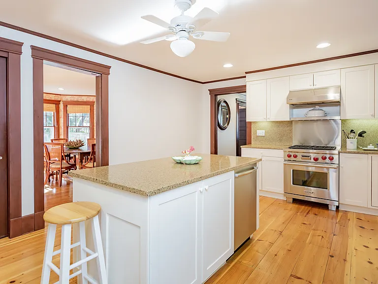53 Meetinghouse Ln — Photo 16