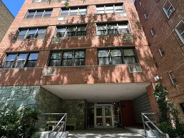 579 West 215th Street 6F image 3 of 6