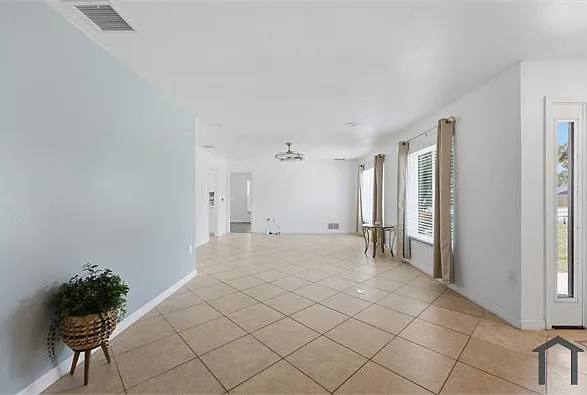 4404 Meadow Creek Cir — Photo 23