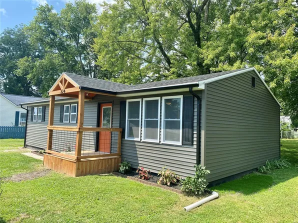 224 N Railroad St, Medora, IL 62063