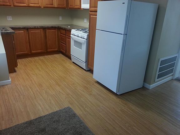 2nd image of 140 W 4th St APT 9A