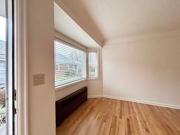 5th image of 1302-1318 SE 26th Ave #1306