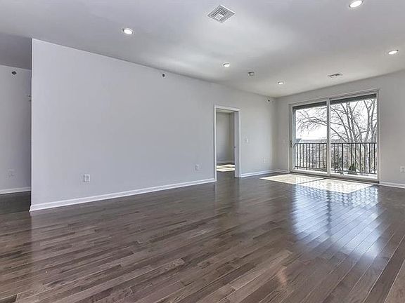 2nd image of 536 Broadway #302