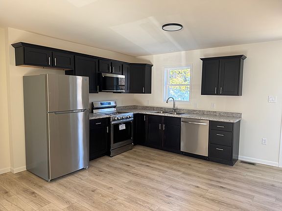 3rd image of 11 Halstead Ave #1