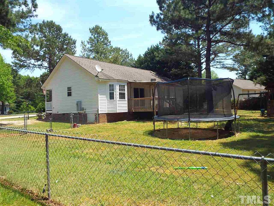 2nd image of 121 Pebblestone Ct