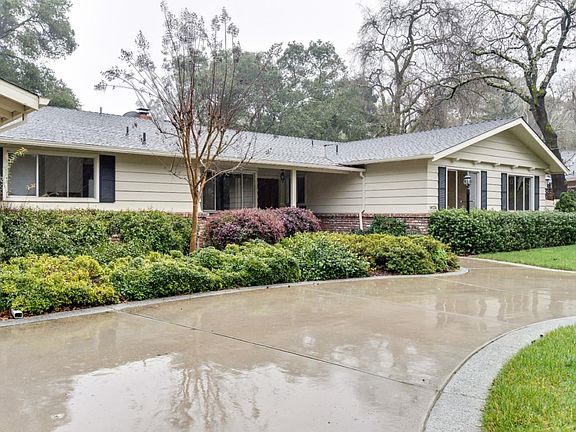 5th image of 14720 Cody Ln