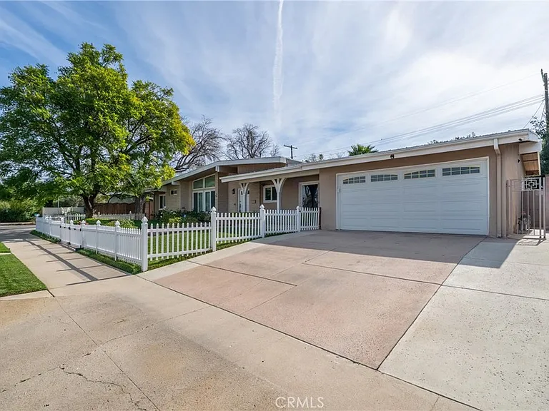 23000 Brenford St — Photo 33