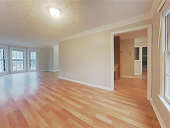 3rd image of 3374 Kenilworth Ct