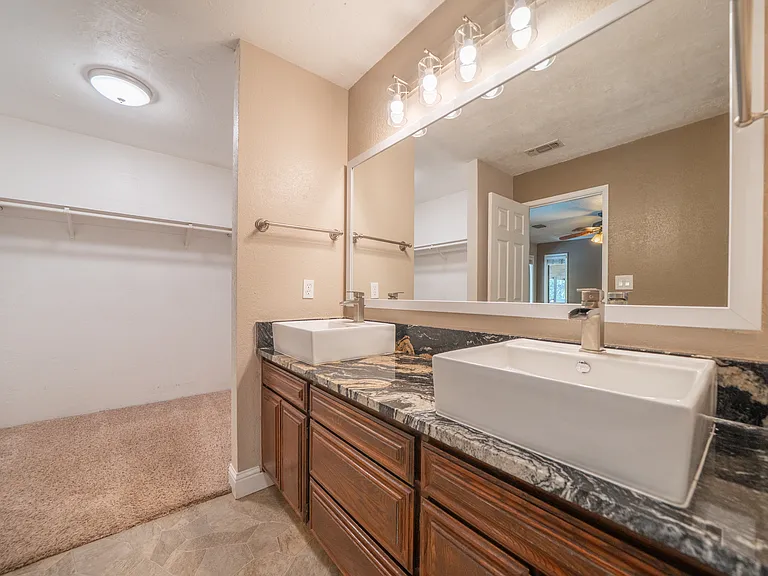 17659 Melwood Ln — Photo 25