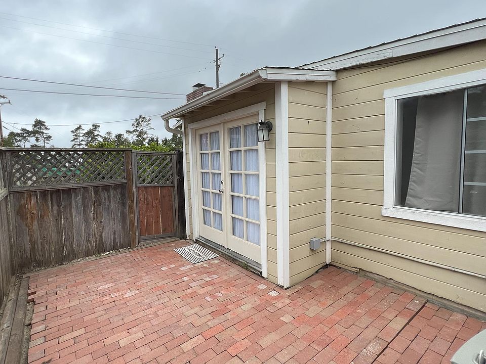 Entrance to the studio from courtyard