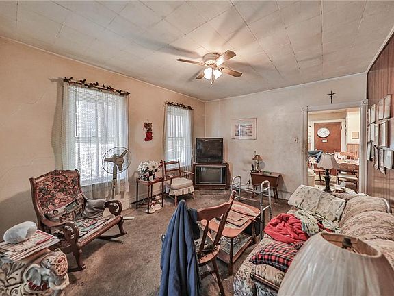 5th image of 251 E Goepp St
