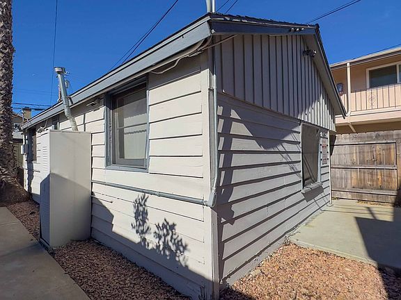 2nd image of 4360-4364 Texas St