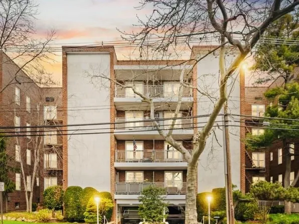100 Brooklyn Avenue #4V, Freeport, NY 11520