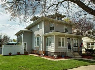 507 Blackhawk St, Reinbeck, IA 50669