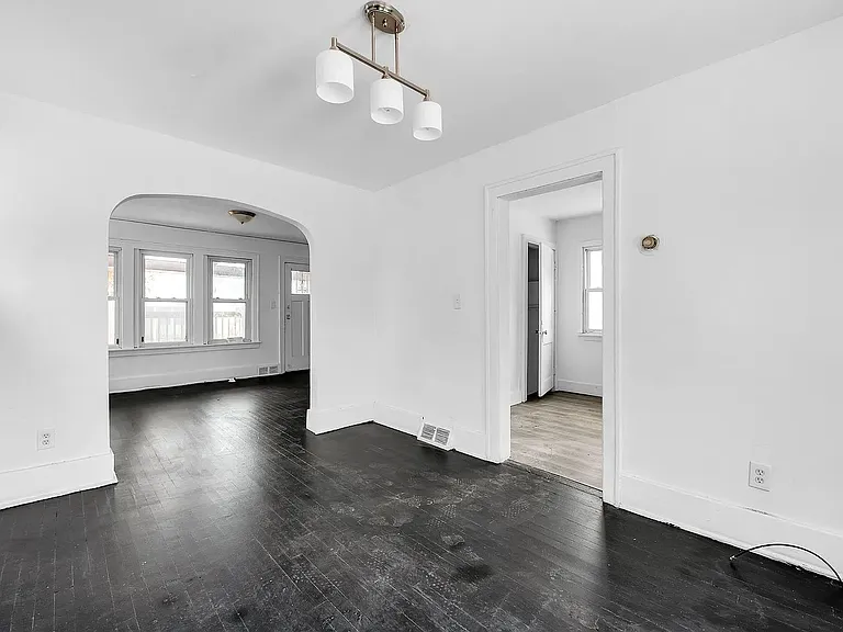 15906 Alden St — Photo 3