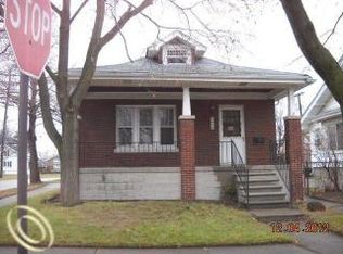 7205 Wiegand Blvd, Center Line, MI 48015