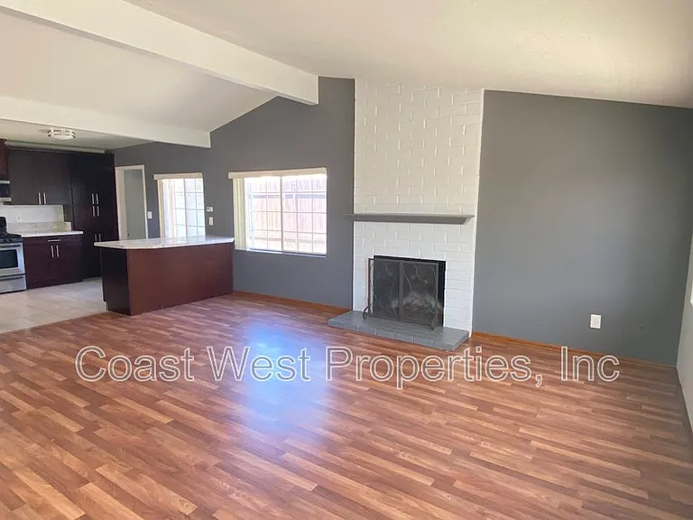 9161 Huntington Ave — Photo 6