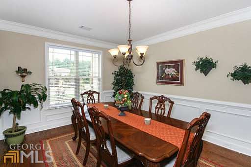 5th image of 212 Yellowwood Dr