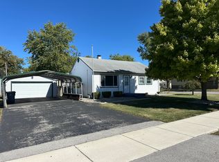 1071 E Broadway St, Bradley, IL 60915
