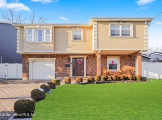 117 Bathgate St, Staten Island, NY 10312