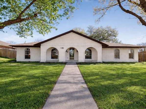 1100 Mount Vernon St, Ennis, TX 75119