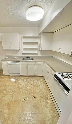 5th image of 66-00 Austin St APT 55