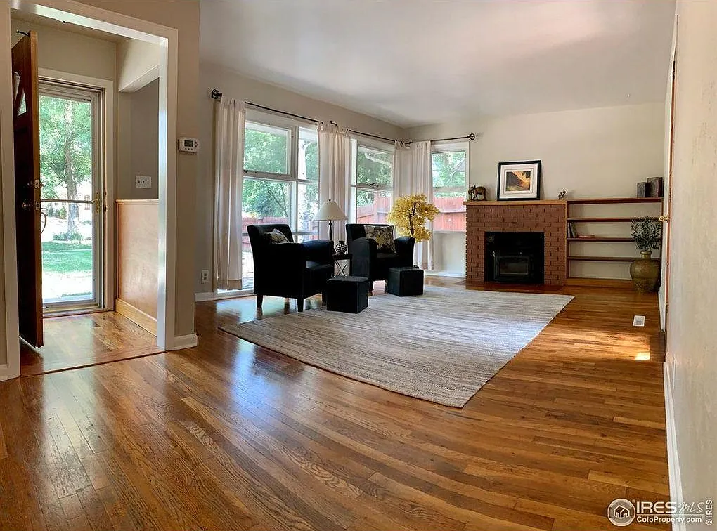 3 bed, 1116 sqft, $2,450 — Photo 2