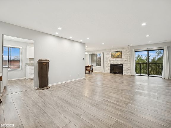 2nd image of 3050 Pheasant Creek Dr APT 205