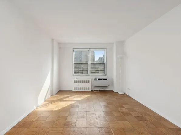 401 East 74th Street image 3 of 20