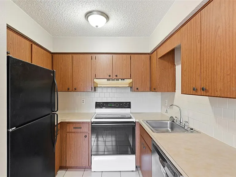 8124 Omaha Cir — Photo 12