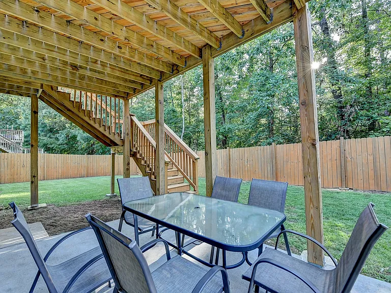 1014 Reap Ln — Photo 13
