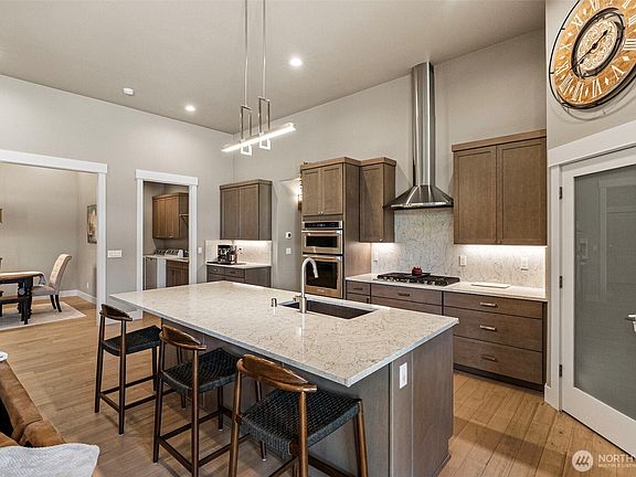 4th image of 6105 132nd Street Ct NW
