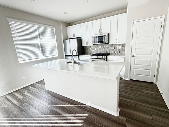 2nd image of 2872 Schmidt Privado