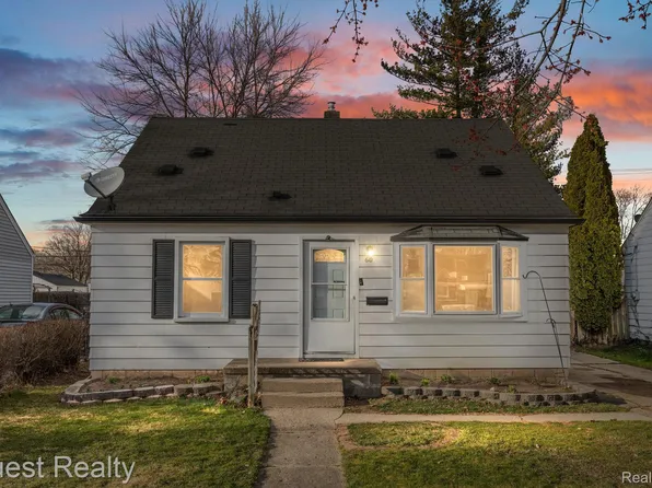 60 Clair St, Mount Clemens, MI 48043