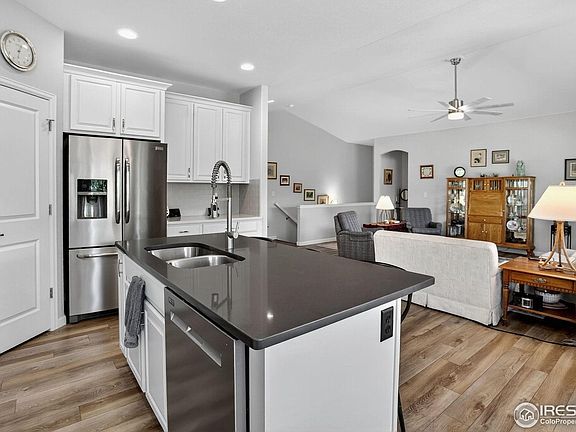 5th image of 274 Saskatoon Dr