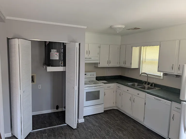 4700 Meadow Ln — Photo 3