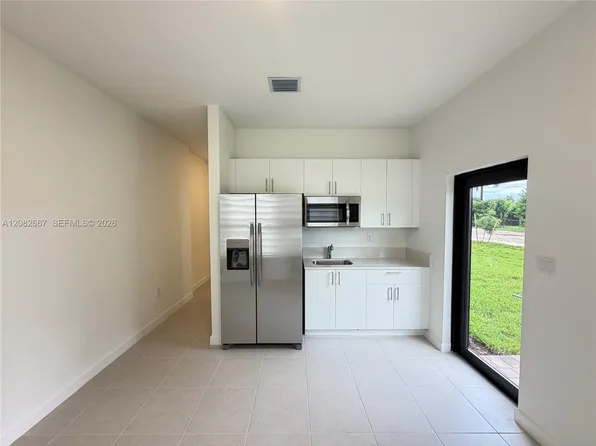 19111 SW 315th St #B, Homestead, FL 33033