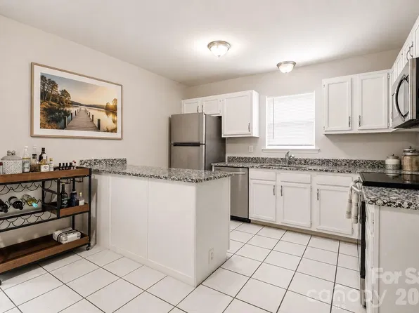 6355 Windsor Gate Ln, Charlotte, NC 28215