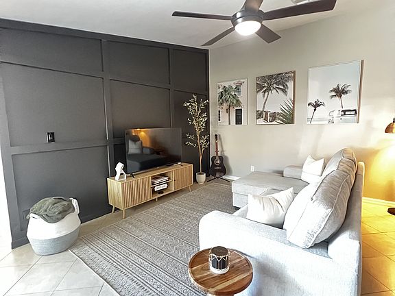 5th image of 15415 Crystal Lake Dr #1
