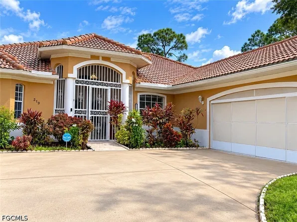 219 Columbus Ave, Lehigh Acres, FL 33936