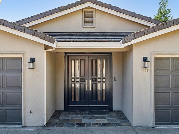 4th image of 35 Bay Forest Ct