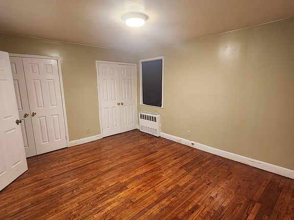 5th image of 2432 Wallace Ave #1