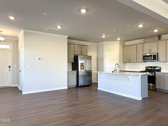 3rd image of 265 Eden View Bnd