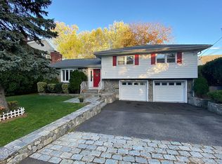 7 Valleywood Rd, Cos Cob, CT 06807