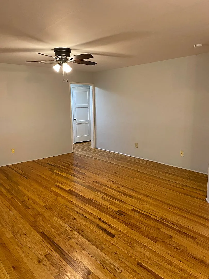 Cozy 3 Bedroom Home — Photo 3