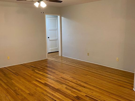 3rd image of 2637 Pine St